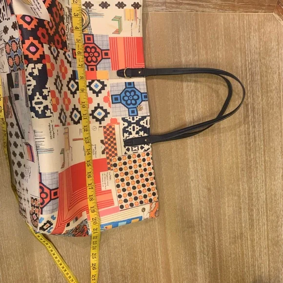 Tory Burch Limited Edition Kerrington Tote
Bag - Picture 4 of 16